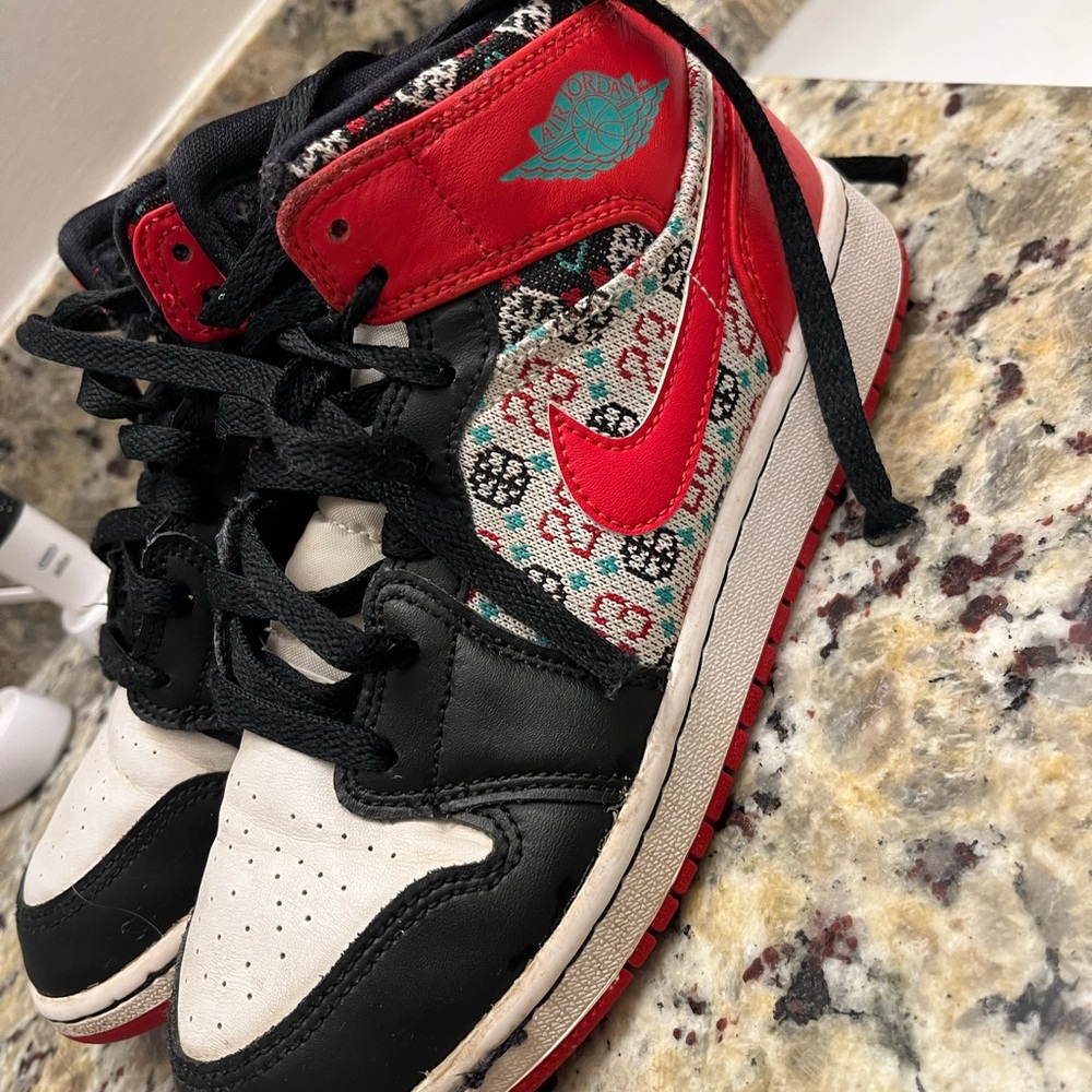 Nike air Jordan size 4Y